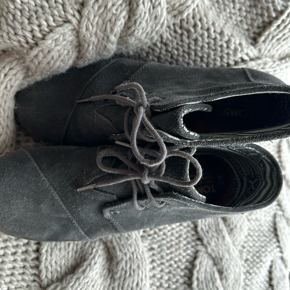 Tom’s Booties